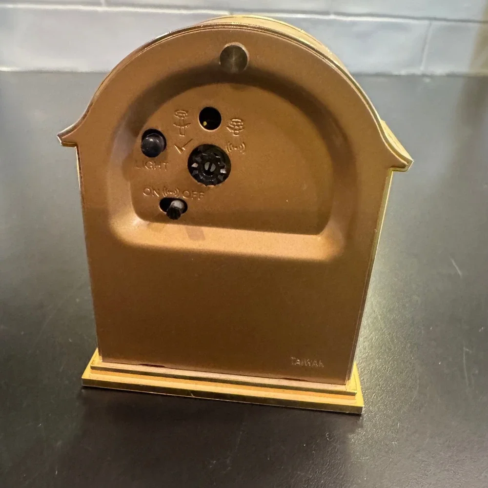 Linden Alarm Clock Desk Gold Raphael Angels Cherubs Roman Numeral Quartz B-11